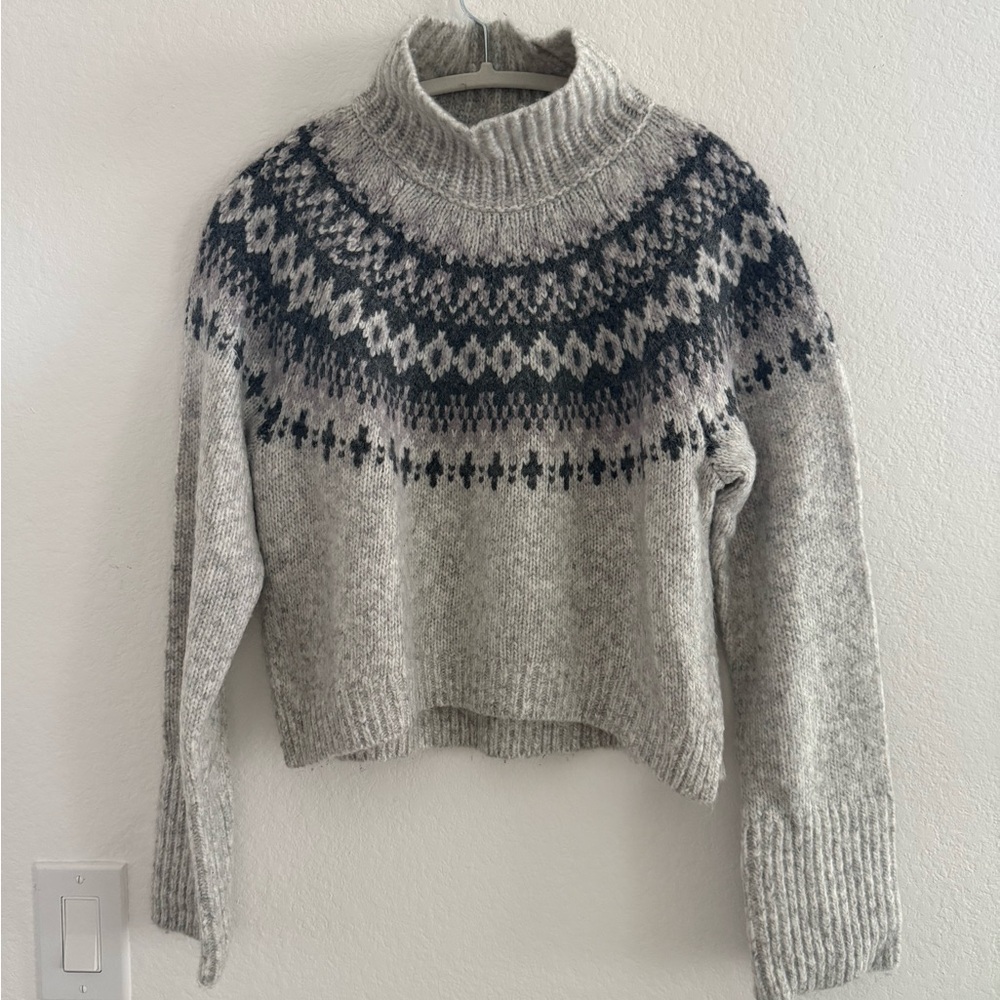 Abercrombie & Fitch Gray and Navy Turtleneck Sweater